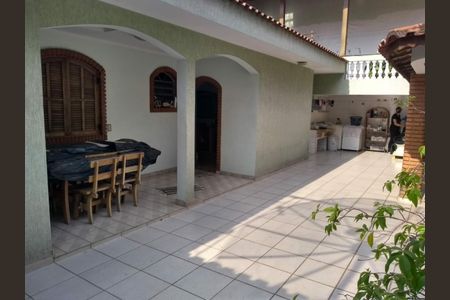 Casa à venda com 3 quartos, 430m² em Jardim Iva, São Paulo