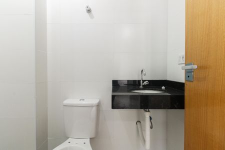 Apartamento à venda com 36m², 2 quartos e sem vaga Apartamento à venda com 36m², 2 quartos e sem vagaBanheiro Social