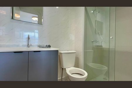 Banheiro Social de kitnet/studio à venda com 1 quarto, 25m² em Pinheiros, São Paulo