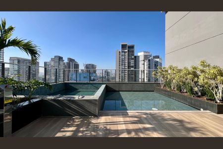 Studio para alugar com 25m², 1 quarto e sem vaga Studio para alugar com 25m², 1 quarto e sem vagaÁrea comum - Piscina