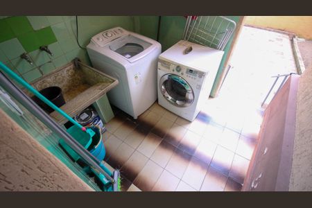 Casa à venda com 150m², 2 quartos e 2 vagas Casa à venda com 150m², 2 quartos e 2 vagasÁrea de Serviço