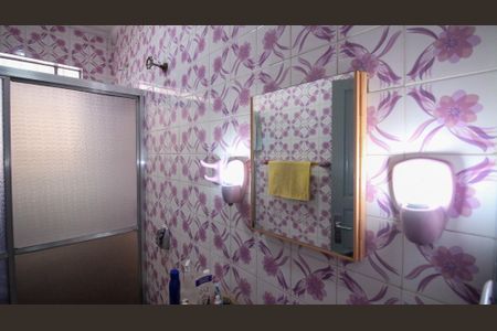 Casa à venda com 150m², 2 quartos e 2 vagas Casa à venda com 150m², 2 quartos e 2 vagasBanheiro