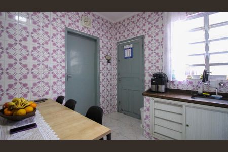 Casa à venda com 150m², 2 quartos e 2 vagas Casa à venda com 150m², 2 quartos e 2 vagasCozinha