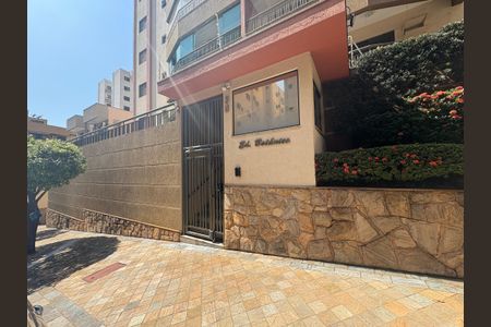 Apartamento para alugar com 117m², 3 quartos e 2 vagasFachada