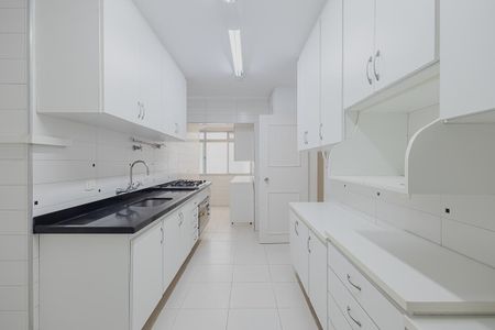 Apartamento à venda com 130m², 3 quartos e 2 vagasCozinha