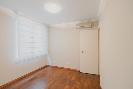 Apartamento à venda com 130m², 3 quartos e 2 vagasSuíte 2