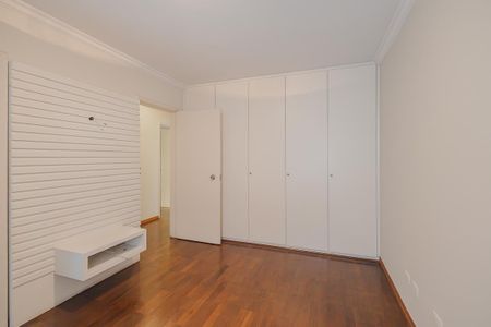 Apartamento à venda com 130m², 3 quartos e 2 vagasSuíte 1
