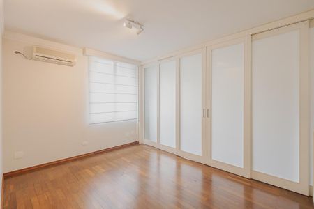 Apartamento à venda com 130m², 3 quartos e 2 vagasQuarto