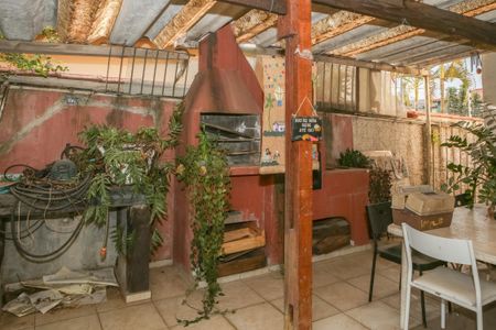 Casa à venda com 300m², 3 quartos e 6 vagas Casa à venda com 300m², 3 quartos e 6 vagasChurrasqueira