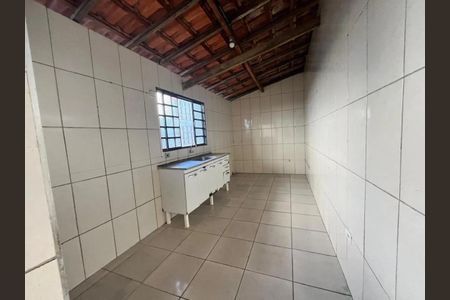 Casa para alugar com 2 quartos, 137m² em Milionários, Belo Horizonte