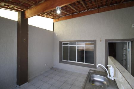 Casa para alugar com 80m², 2 quartos e 1 vagaÁrea de Serviço 2