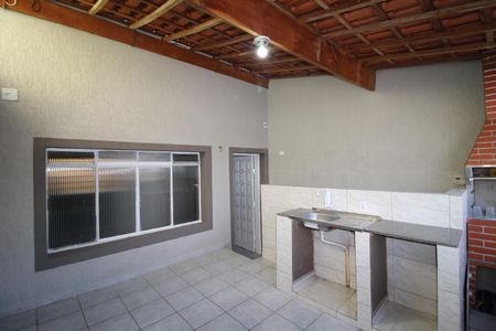 Casa para alugar com 80m², 2 quartos e 1 vagaÁrea de Serviço 2