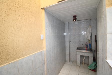 Casa para alugar com 80m², 2 quartos e 1 vagaÁrea de Serviço