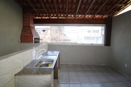Casa para alugar com 80m², 2 quartos e 1 vagaÁrea de Serviço 2
