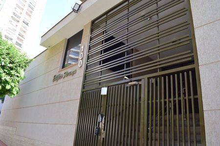 Apartamento para alugar com 117m², 3 quartos e 2 vagasFachada e portaria