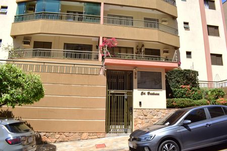 Apartamento para alugar com 104m², 3 quartos e 2 vagasFachada