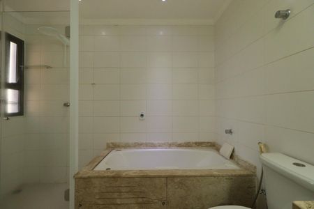 Apartamento para alugar com 216m², 4 quartos e 3 vagasBanheiro da Suíte 3