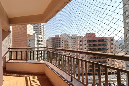 Apartamento para alugar com 216m², 4 quartos e 3 vagasSacada
