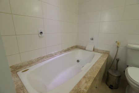 Apartamento para alugar com 216m², 4 quartos e 3 vagasBanheiro da Suíte 3