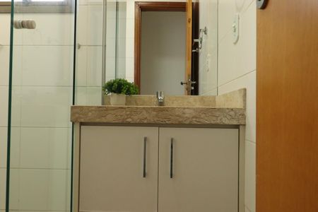 Apartamento para alugar com 216m², 4 quartos e 3 vagasBanheiro da Suíte 2