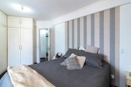 Apartamento à venda com 128m², 3 quartos e 2 vagas Apartamento à venda com 128m², 3 quartos e 2 vagasSuíte