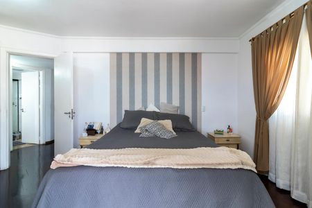 Apartamento à venda com 128m², 3 quartos e 2 vagas Apartamento à venda com 128m², 3 quartos e 2 vagasSuíte