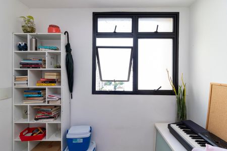 Apartamento à venda com 128m², 3 quartos e 2 vagas Apartamento à venda com 128m², 3 quartos e 2 vagasQuarto de Serviço