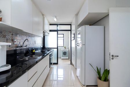 Apartamento à venda com 128m², 3 quartos e 2 vagas Apartamento à venda com 128m², 3 quartos e 2 vagasCozinha