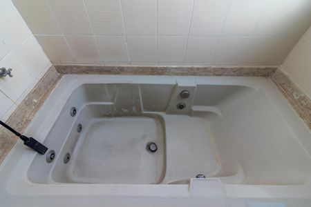 Apartamento à venda com 128m², 3 quartos e 2 vagas Apartamento à venda com 128m², 3 quartos e 2 vagasBanheiro da Suíte