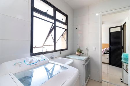 Apartamento à venda com 128m², 3 quartos e 2 vagas Apartamento à venda com 128m², 3 quartos e 2 vagasÁrea de Serviço