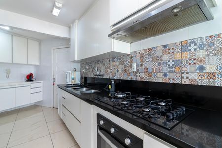 Apartamento à venda com 128m², 3 quartos e 2 vagas Apartamento à venda com 128m², 3 quartos e 2 vagasCozinha