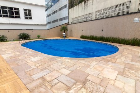 Apartamento à venda com 128m², 3 quartos e 2 vagas Apartamento à venda com 128m², 3 quartos e 2 vagasÁrea comum - Piscina