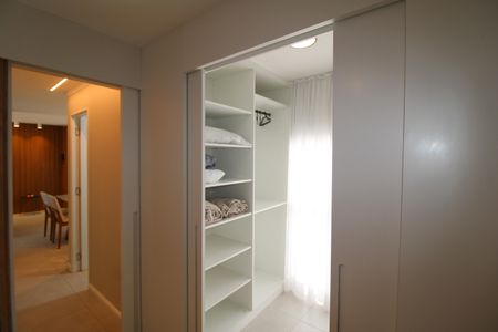 Apartamento à venda com 104m², 2 quartos e 1 vagaQuarto 2