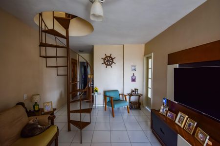 Apartamento à venda com 141m², 4 quartos e 2 vagas Apartamento à venda com 141m², 4 quartos e 2 vagasSala