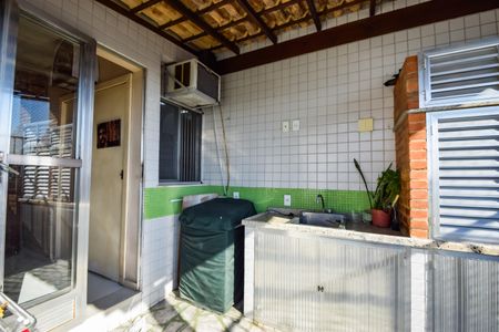 Apartamento à venda com 141m², 4 quartos e 2 vagas Apartamento à venda com 141m², 4 quartos e 2 vagasÁrea de Serviço