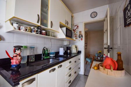 Apartamento à venda com 141m², 4 quartos e 2 vagas Apartamento à venda com 141m², 4 quartos e 2 vagasCozinha