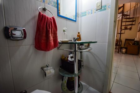 Apartamento à venda com 141m², 4 quartos e 2 vagas Apartamento à venda com 141m², 4 quartos e 2 vagasBanheiro Social 2