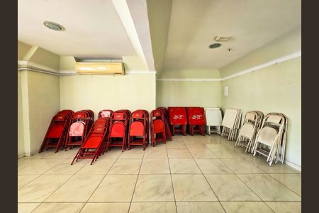 Apartamento à venda com 141m², 4 quartos e 2 vagas Apartamento à venda com 141m², 4 quartos e 2 vagasÁrea comum - Salão de festas