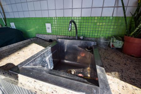 Apartamento à venda com 141m², 4 quartos e 2 vagas Apartamento à venda com 141m², 4 quartos e 2 vagasÁrea de Serviço