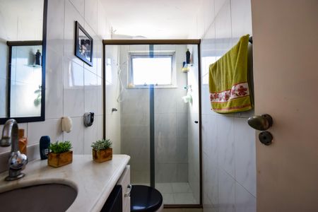 Apartamento à venda com 141m², 4 quartos e 2 vagas Apartamento à venda com 141m², 4 quartos e 2 vagasBanheiro Social 1
