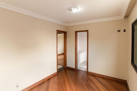 Apartamento à venda com 135m², 3 quartos e 3 vagasSuíte 3