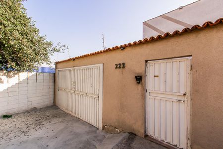 Casa para alugar com 85m², 2 quartos e 2 vagas Casa para alugar com 85m², 2 quartos e 2 vagasFachada