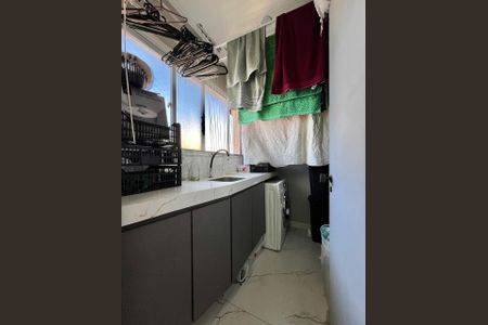 Apartamento à venda com 110m², 3 quartos e 1 vagaÁrea de Serviço