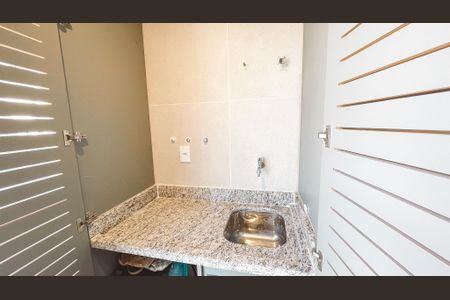 Apartamento à venda com 28m², 1 quarto e sem vaga Apartamento à venda com 28m², 1 quarto e sem vagaÁrea de Serviço