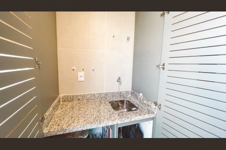 Apartamento à venda com 28m², 1 quarto e sem vaga Apartamento à venda com 28m², 1 quarto e sem vagaÁrea de Serviço