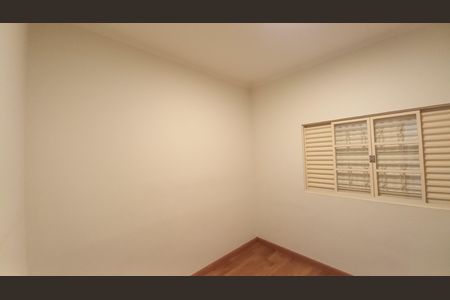 Casa à venda com 352m², 4 quartos e 4 vagasQuarto 2