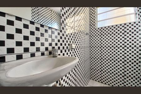 Casa à venda com 352m², 4 quartos e 4 vagasEdícula