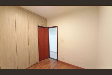 Casa à venda com 352m², 4 quartos e 4 vagasQuarto 2