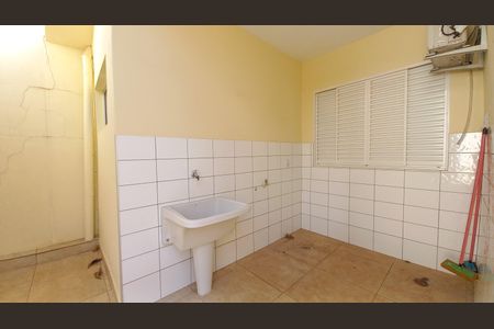 Casa à venda com 352m², 4 quartos e 4 vagasÁrea de Serviço