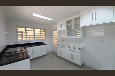 Casa à venda com 352m², 4 quartos e 4 vagasCozinha
